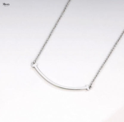 Mivora® SMILE ARC NECKLACE