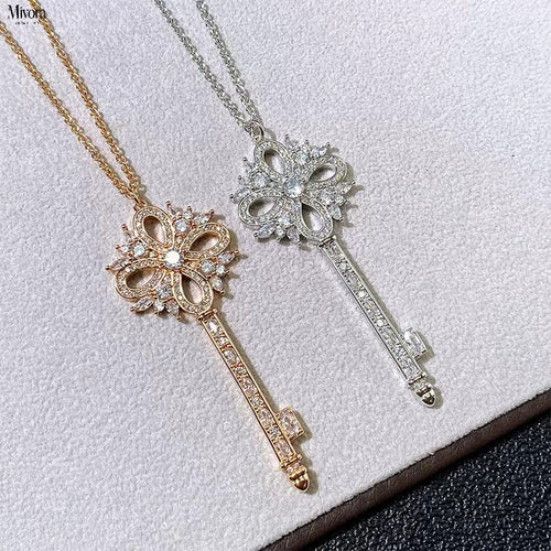 Mivora® SNOWFLAKE KEY PENDANT NECKLACE