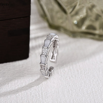 Mivora® FULL PAV SNAKEBONE RING